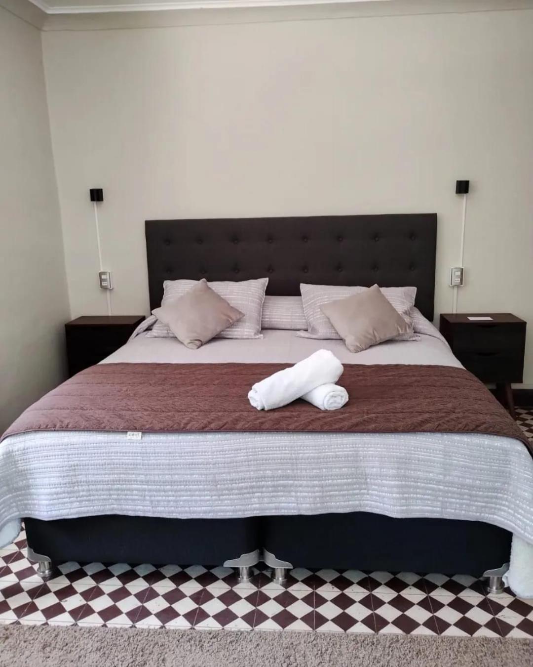 Hostal Los Penones Сан-Альфонсо Екстер'єр фото